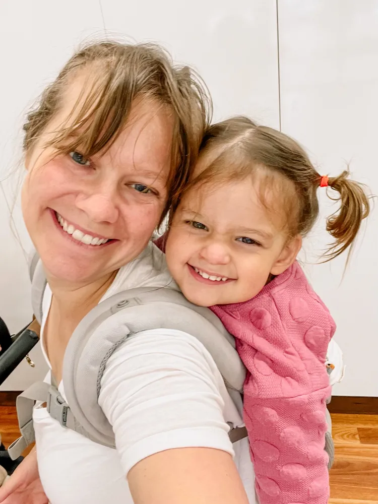 Detail of temperature setting button on kettle bass with digital degree readout.